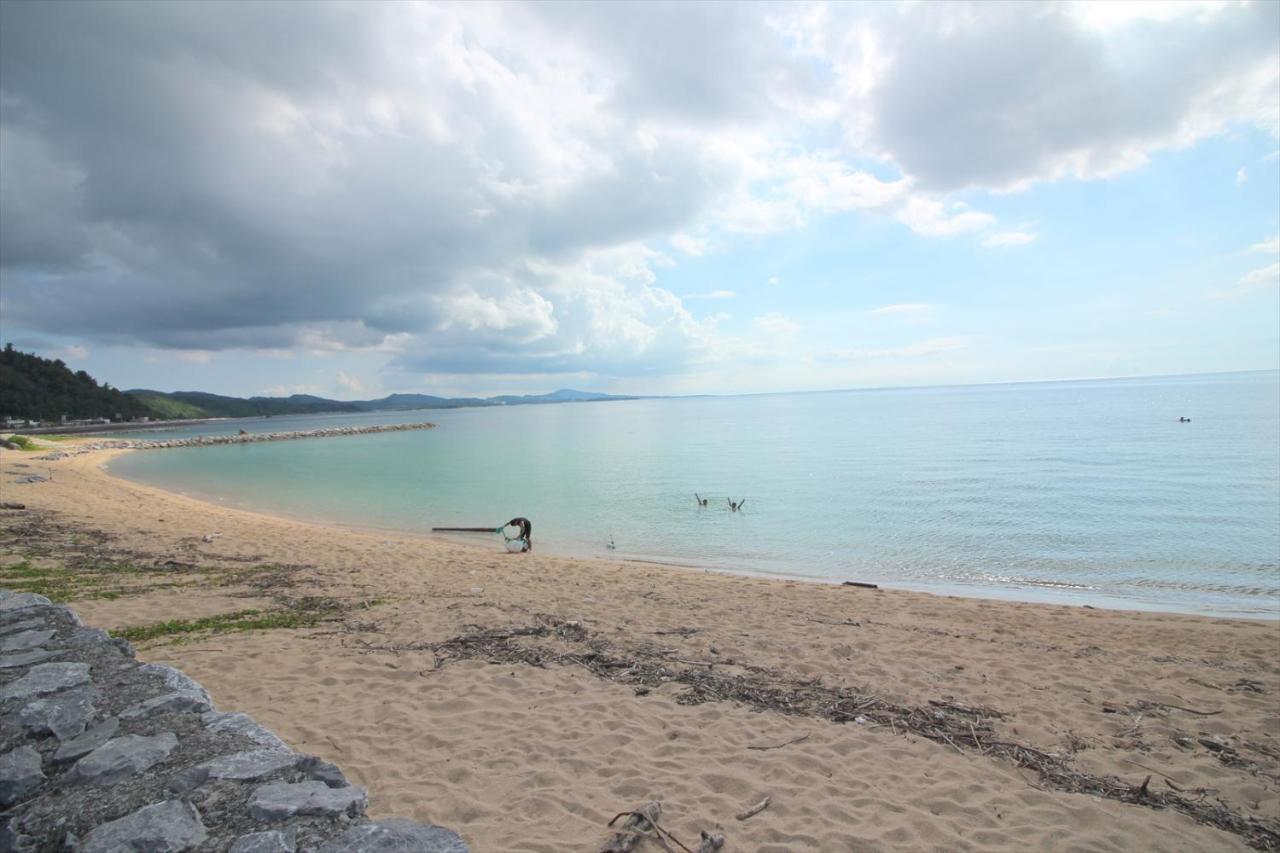 Beach Side Hotel Yamoriyanonikai Nago Exteriör bild